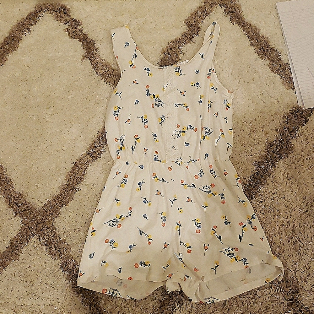 Girsl Floral 1pc outfit